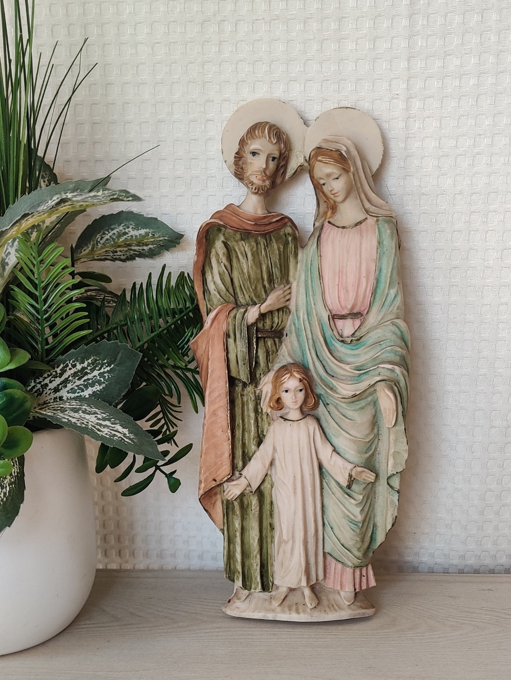 Vintage Holy Family Resin Wall Plaque
